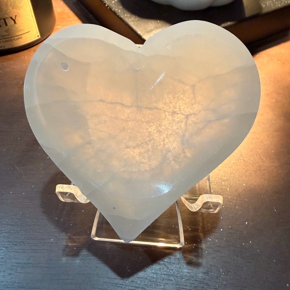 Selenite Heart Bowl - Picture 3 of 5